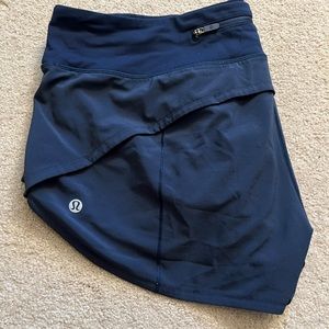 Lululemon 2.5" Low Rise Speed Up Shorts